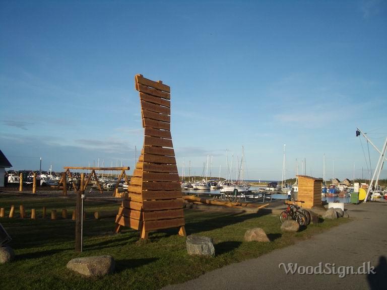 Træskilte på havnen 1.JPG